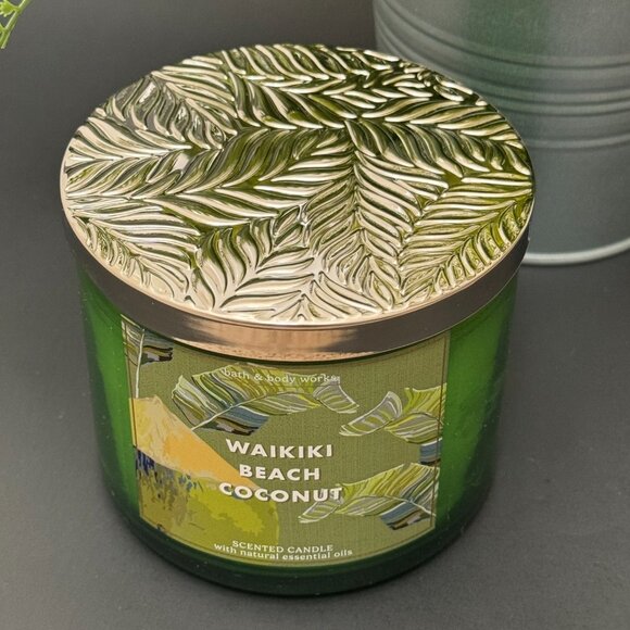 BBW Waikiki Beach Coconut Bath & Body Works 3 Wick Candle - Picture 4 of 10